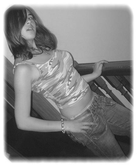 voici une jolie fille